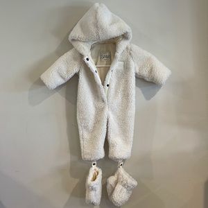Sam New‎ York flawless 3-6 month baby snow suit with boots fleece